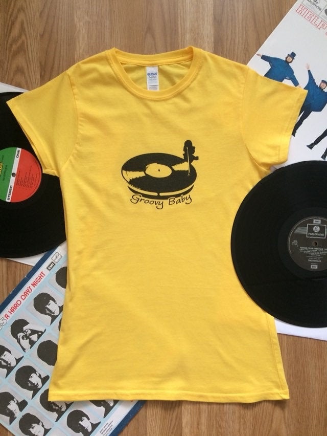 Record Player Turntable Top (Groovy Baby Black) Wax Disc DJ Funky Women's Softstyle Tee